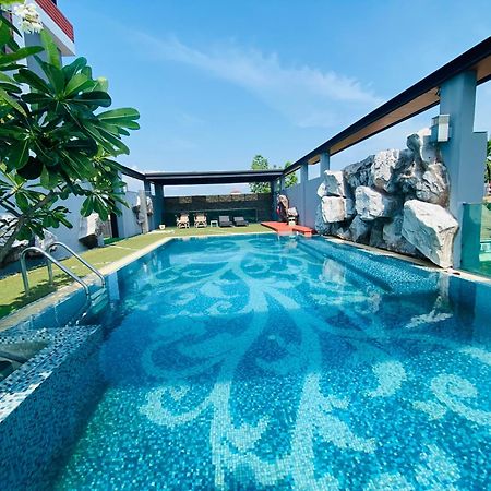 Le Vernissage By Goad Avadhess Hospitality Pattaya Exterior foto